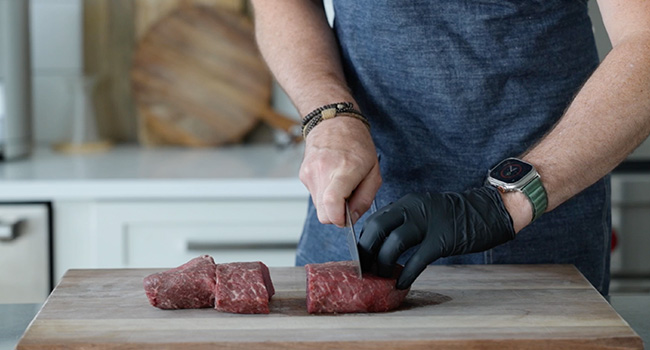 slicing a round steak