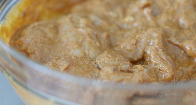 marinating chicken shawarma