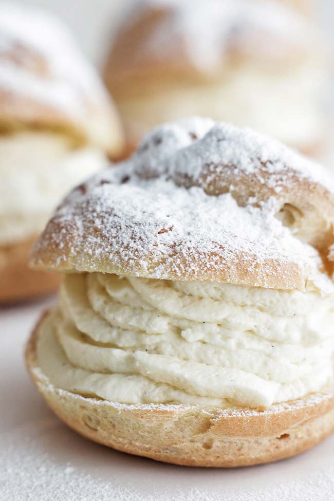 cream puffs with powdered sugar