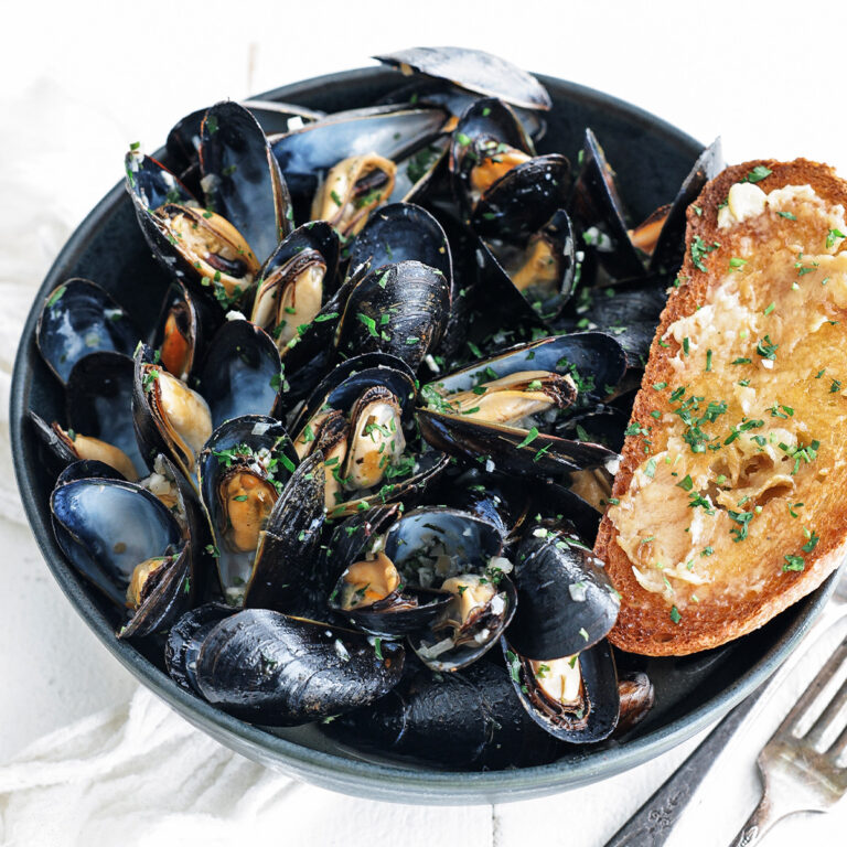 Mussels Recipe in Garlic Wine Broth Chef Billy Parisi