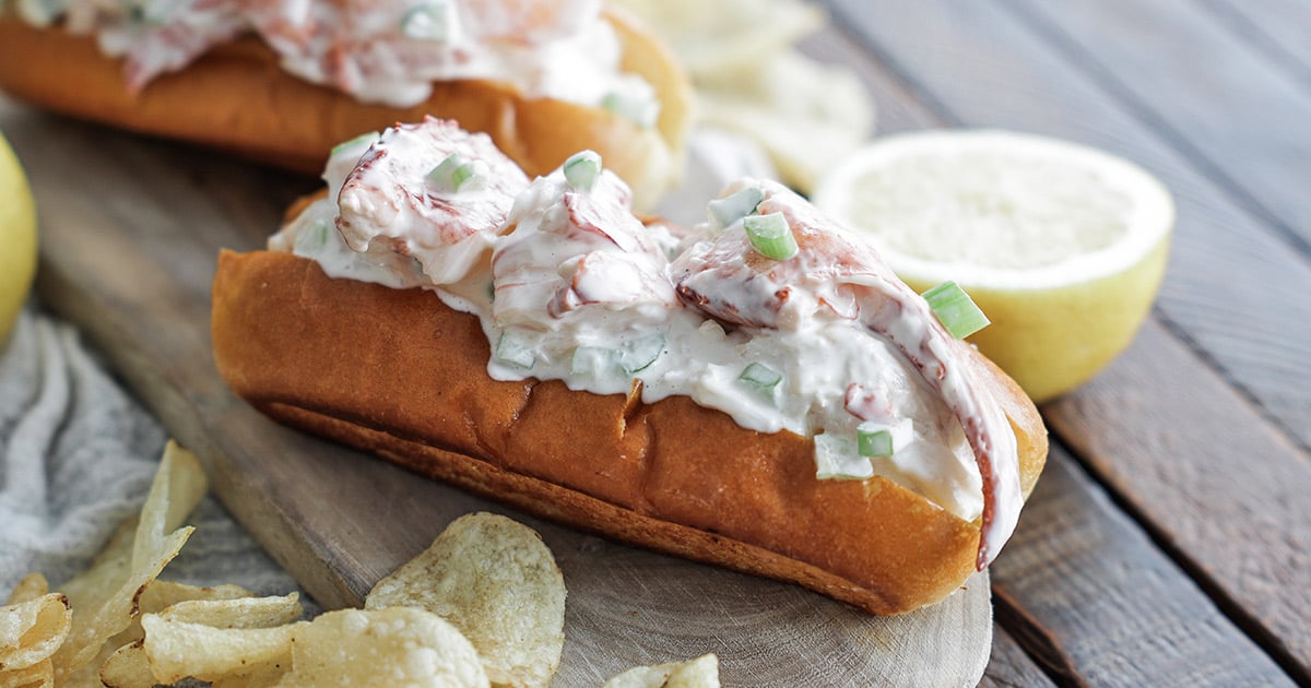 Maine Lobster Roll Recipe (Mayonnaise)