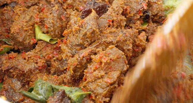 cooking beef in rendang sauce