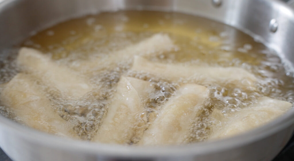 frying lumpia