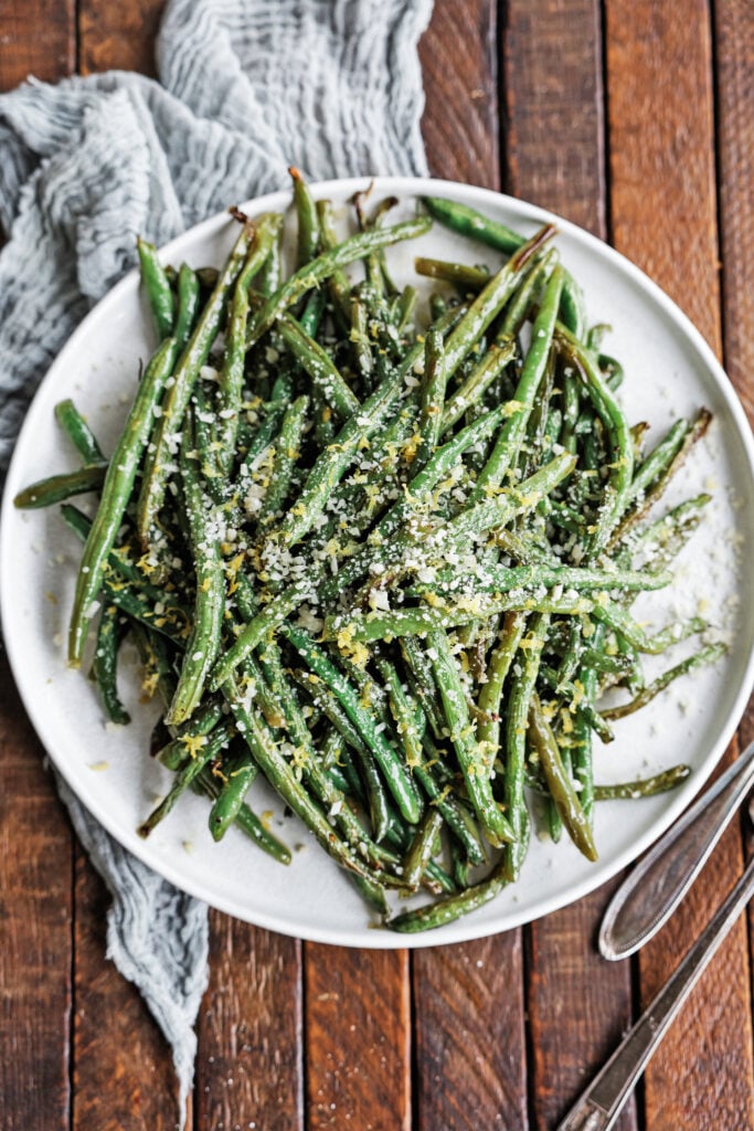 Oven Roasted Green Beans on a plate