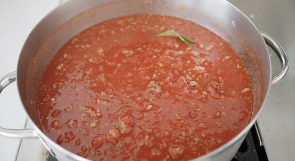 simmering pasta sauce