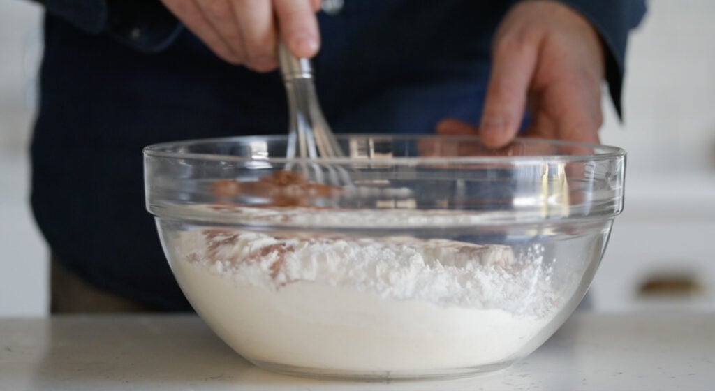 whisk flour and spices in a bowl