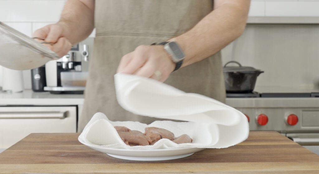 drying beef livers on paper towels
