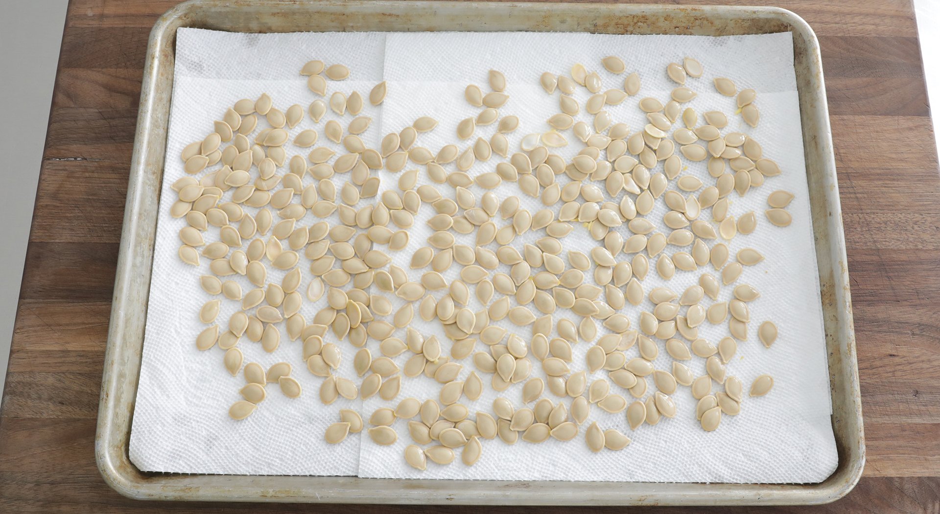 drying the pumpkin seeds