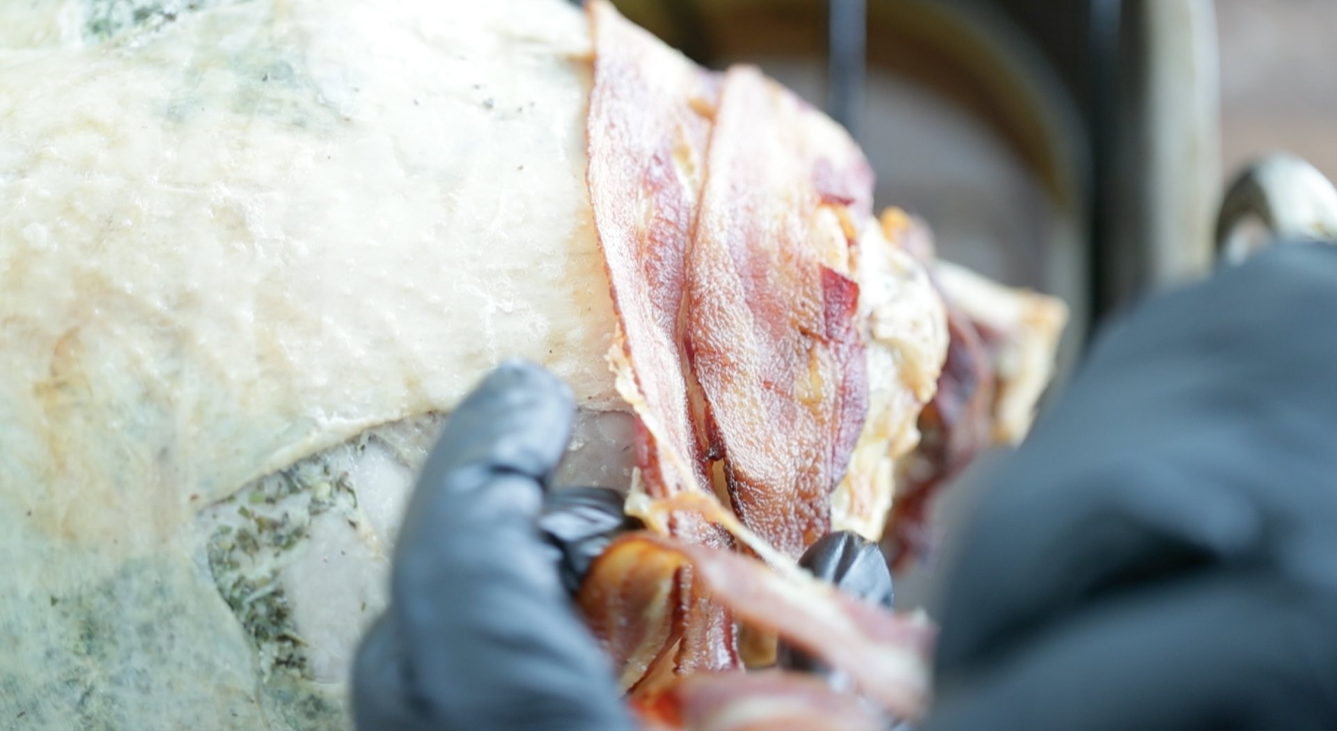 removing crisp bacon from a turkey