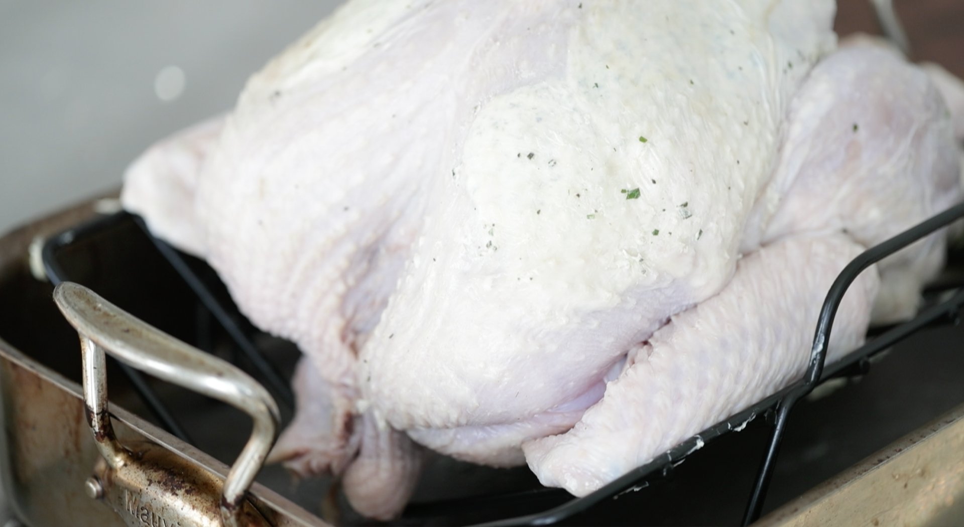 placing a turkey in a rack