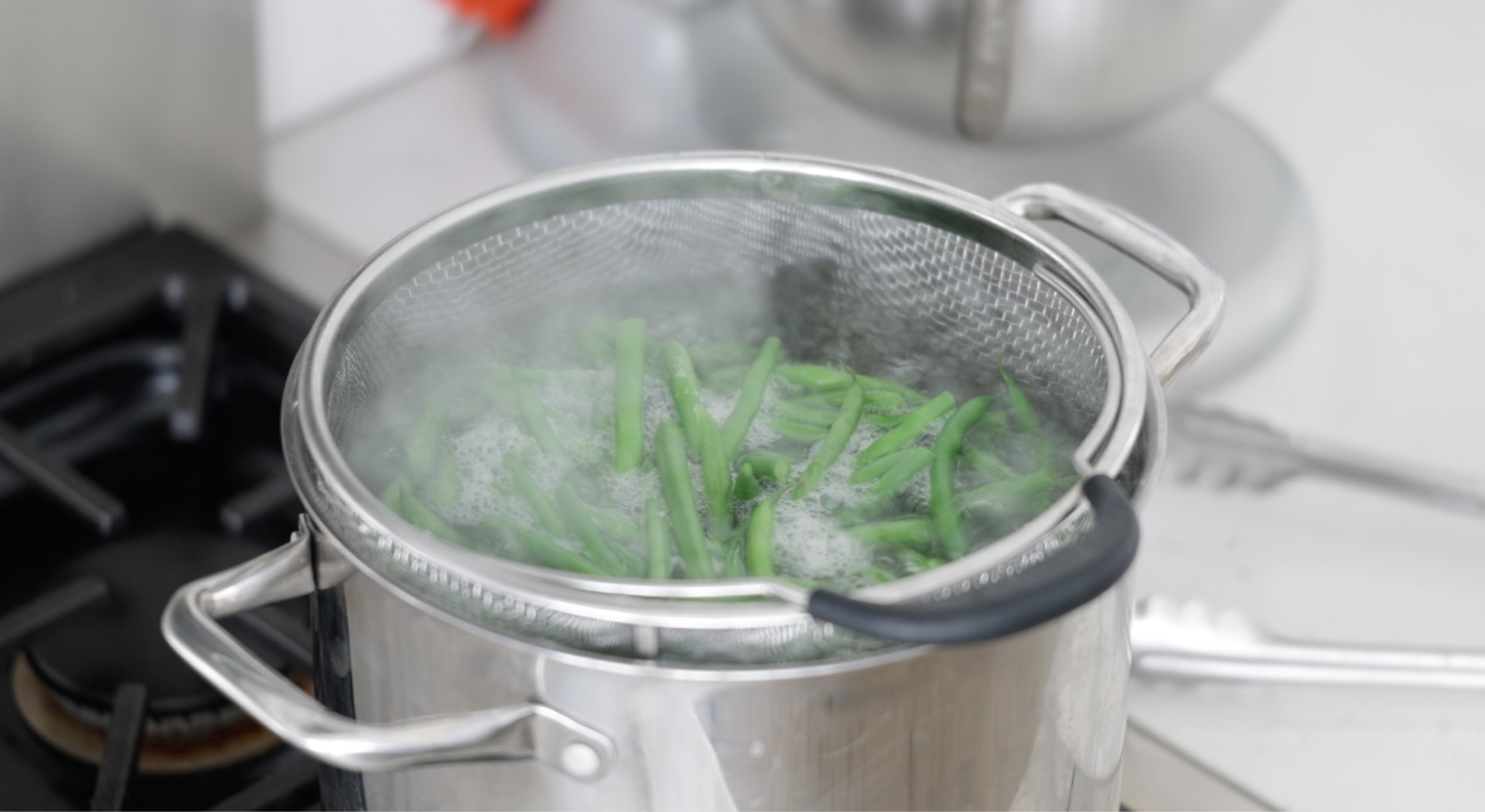 boiling green beans