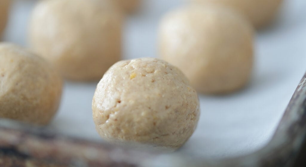 roll mixture into little balls