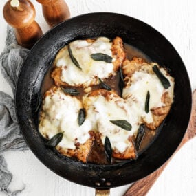 Chicken Valdostona in black skillet