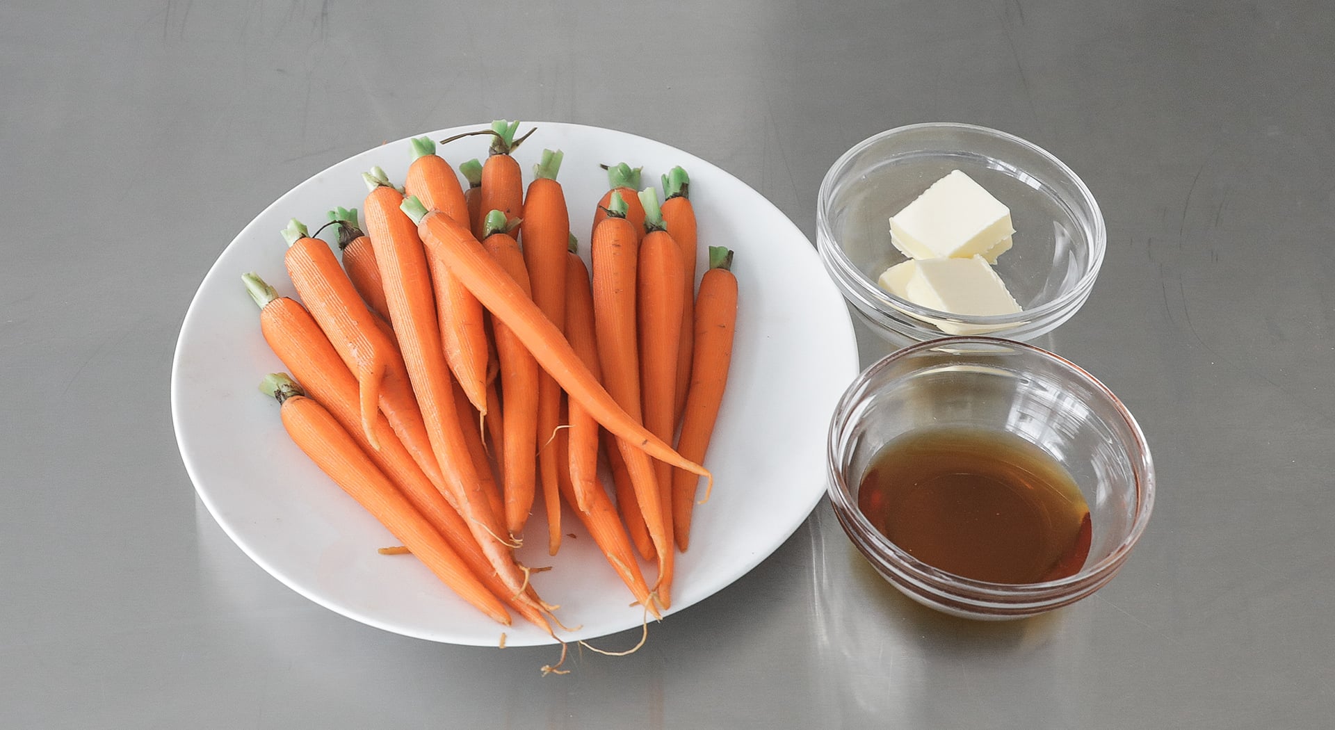ingredients to make glazed baby carrots
