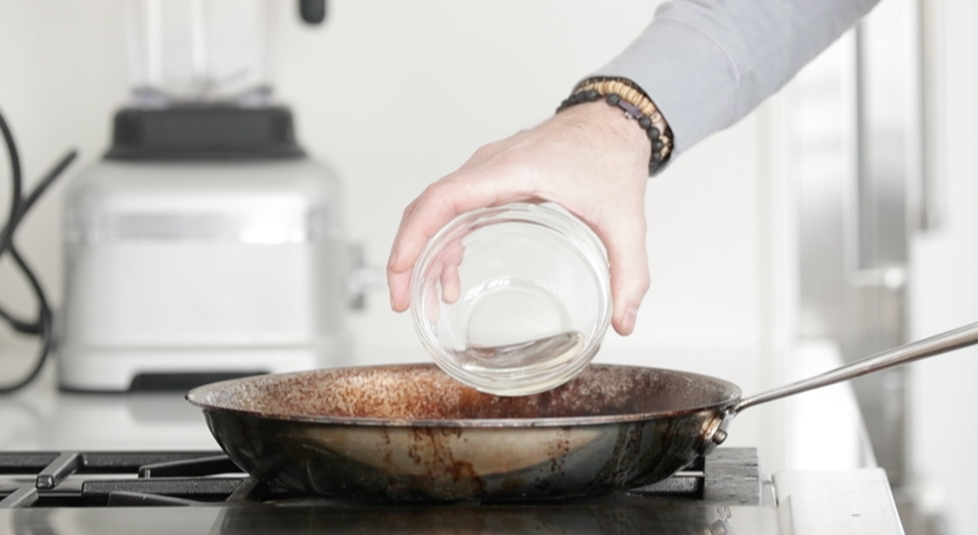 smoking pan with oil