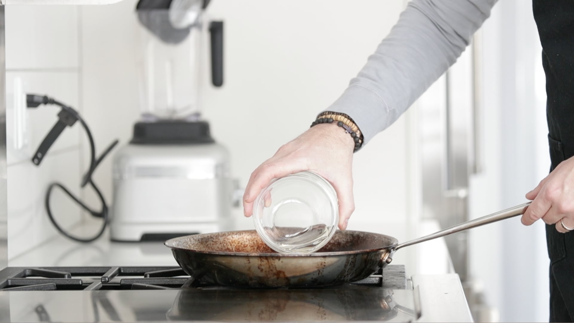 smoking pan with oil