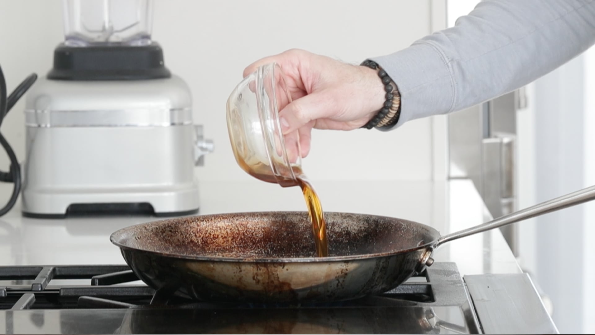 smoking sesame oil in a pan