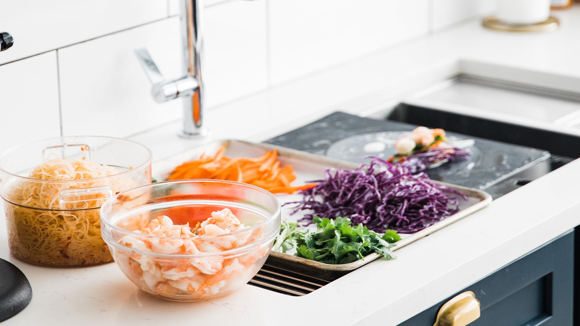making shrimp spring rolls