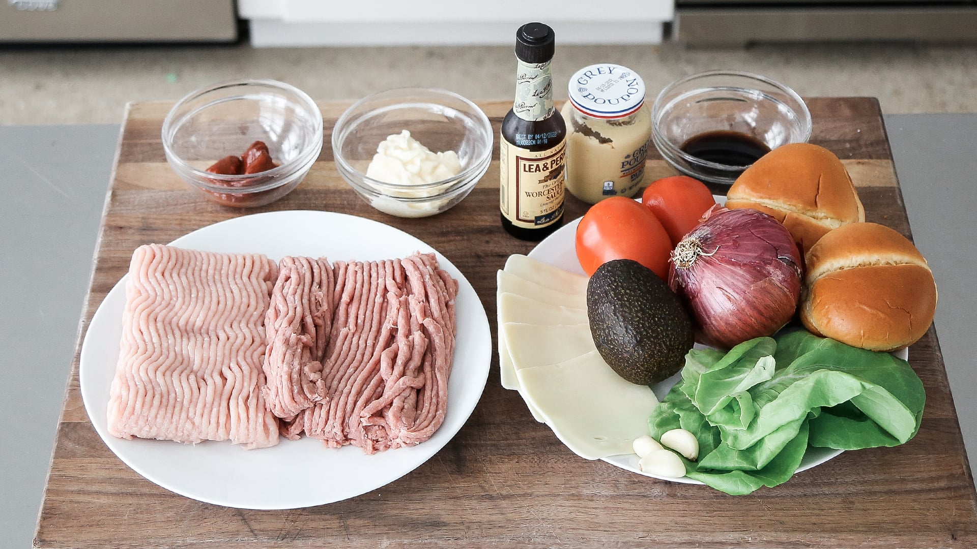 Ingredients to make turkey burgers