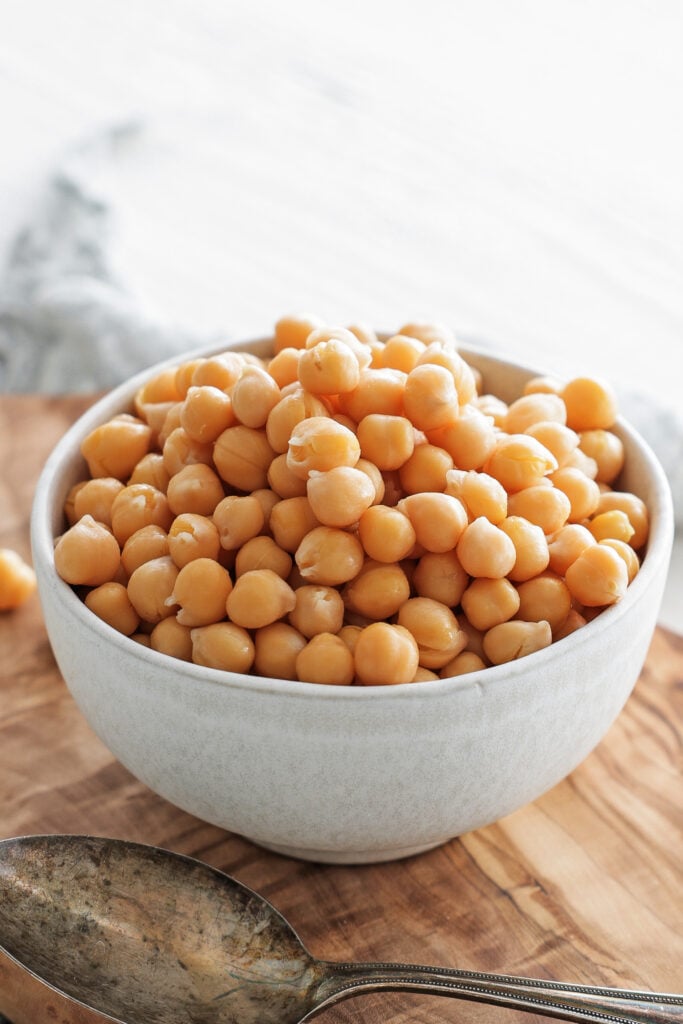 Cooked chickpeas in a bowl