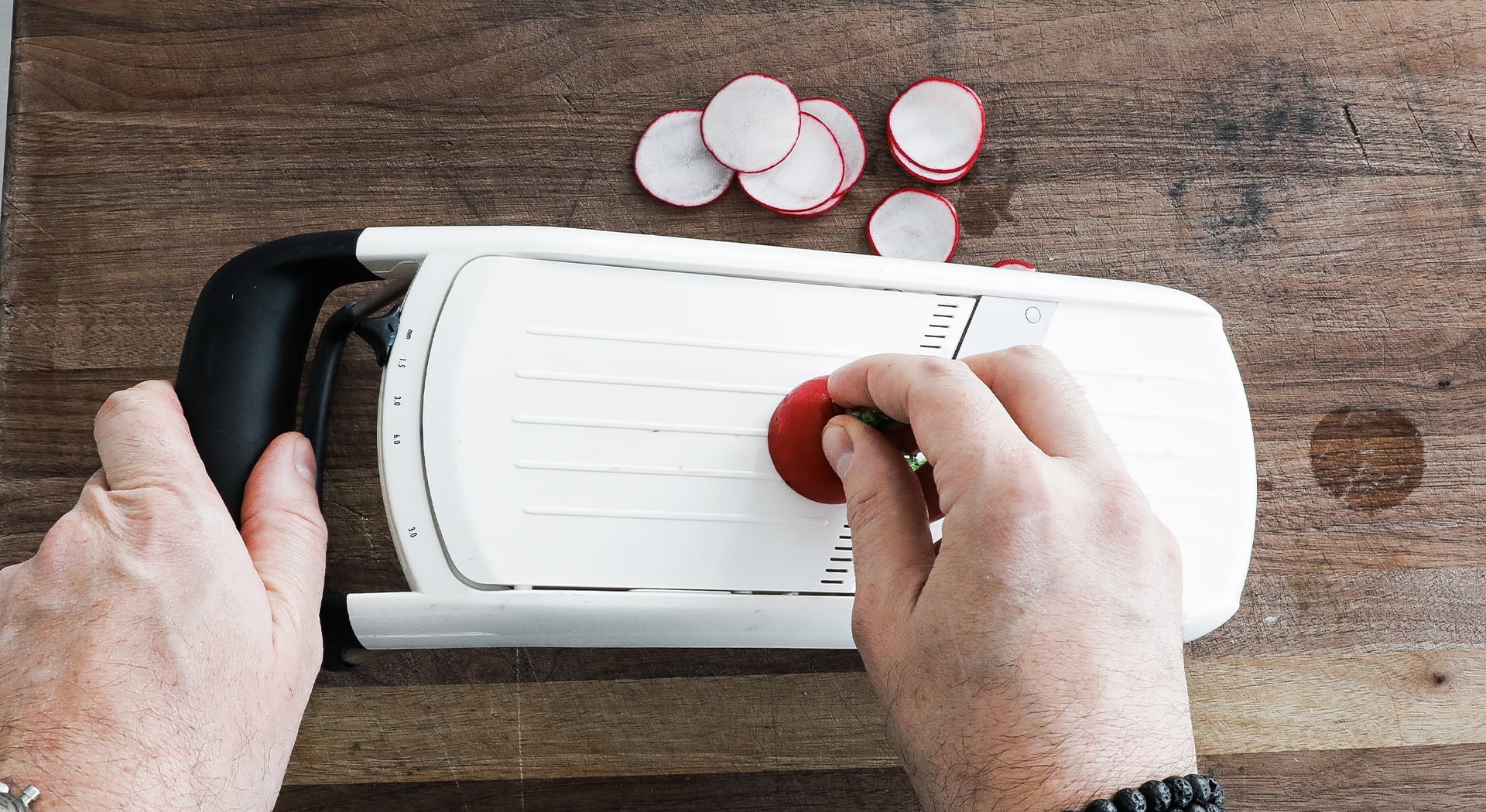 slicing radishes