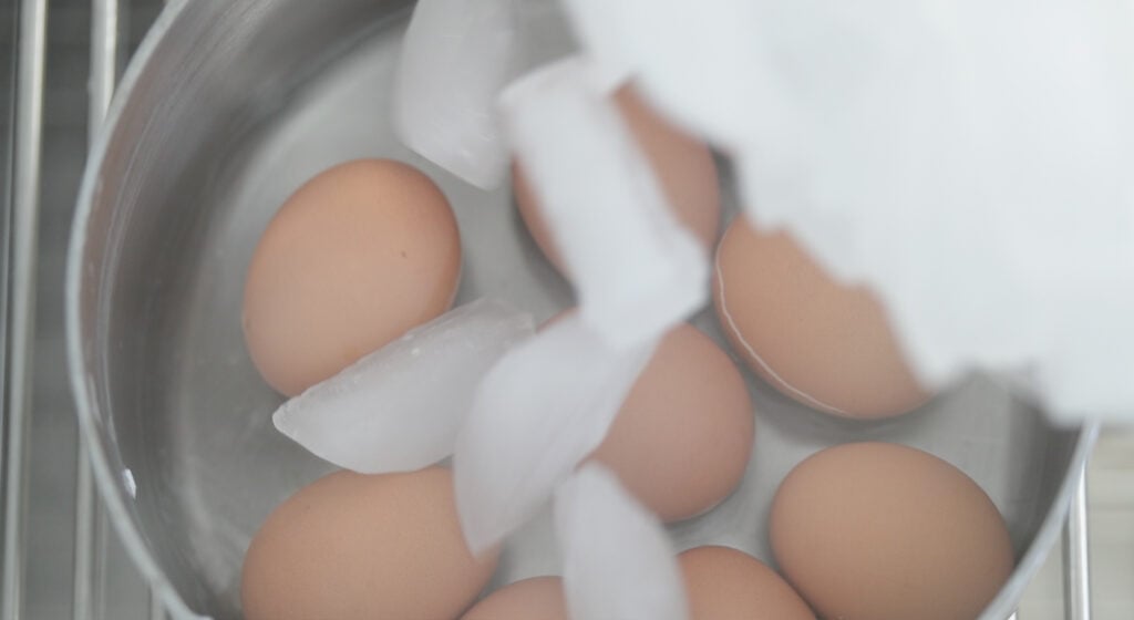 eggs in ice water