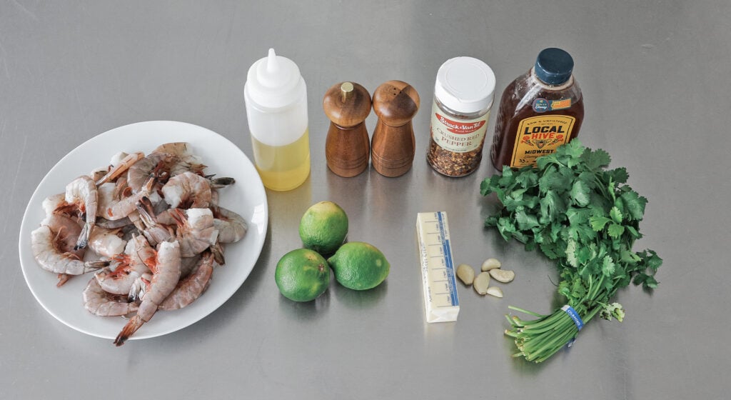 Ingredients to make shrimp skewers