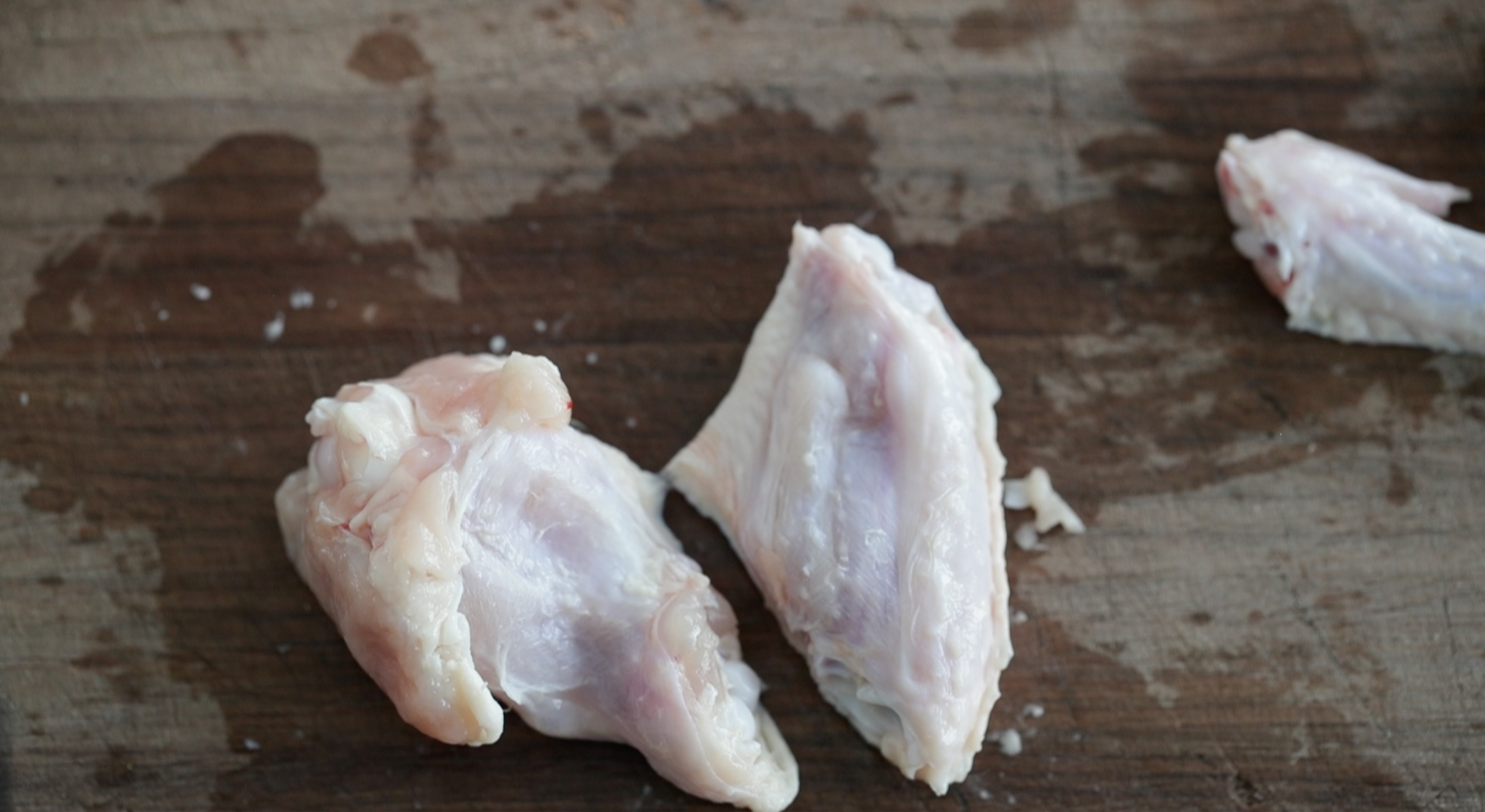 trimming chicken wings