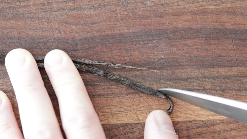 Split the vanilla beans