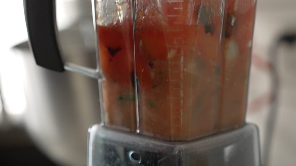 blending the salsa roja