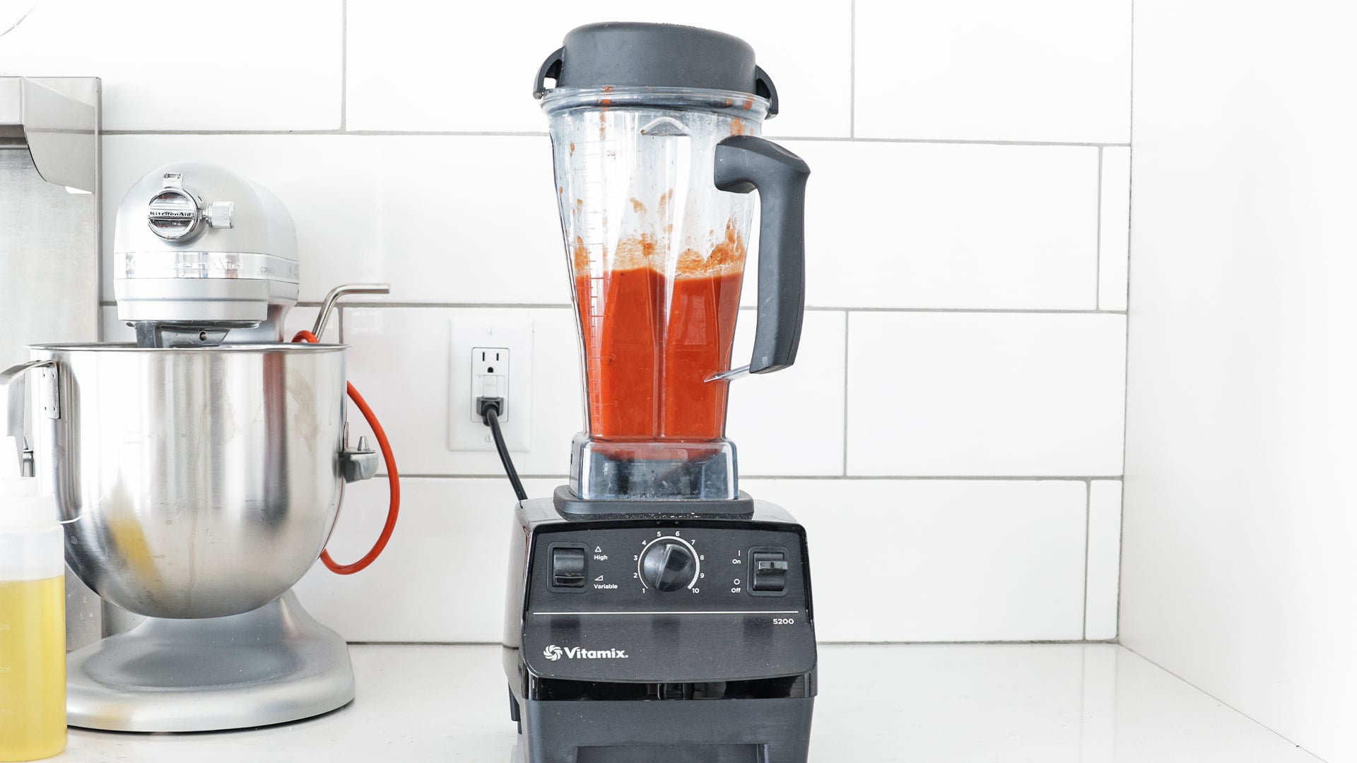 blending tomato puree