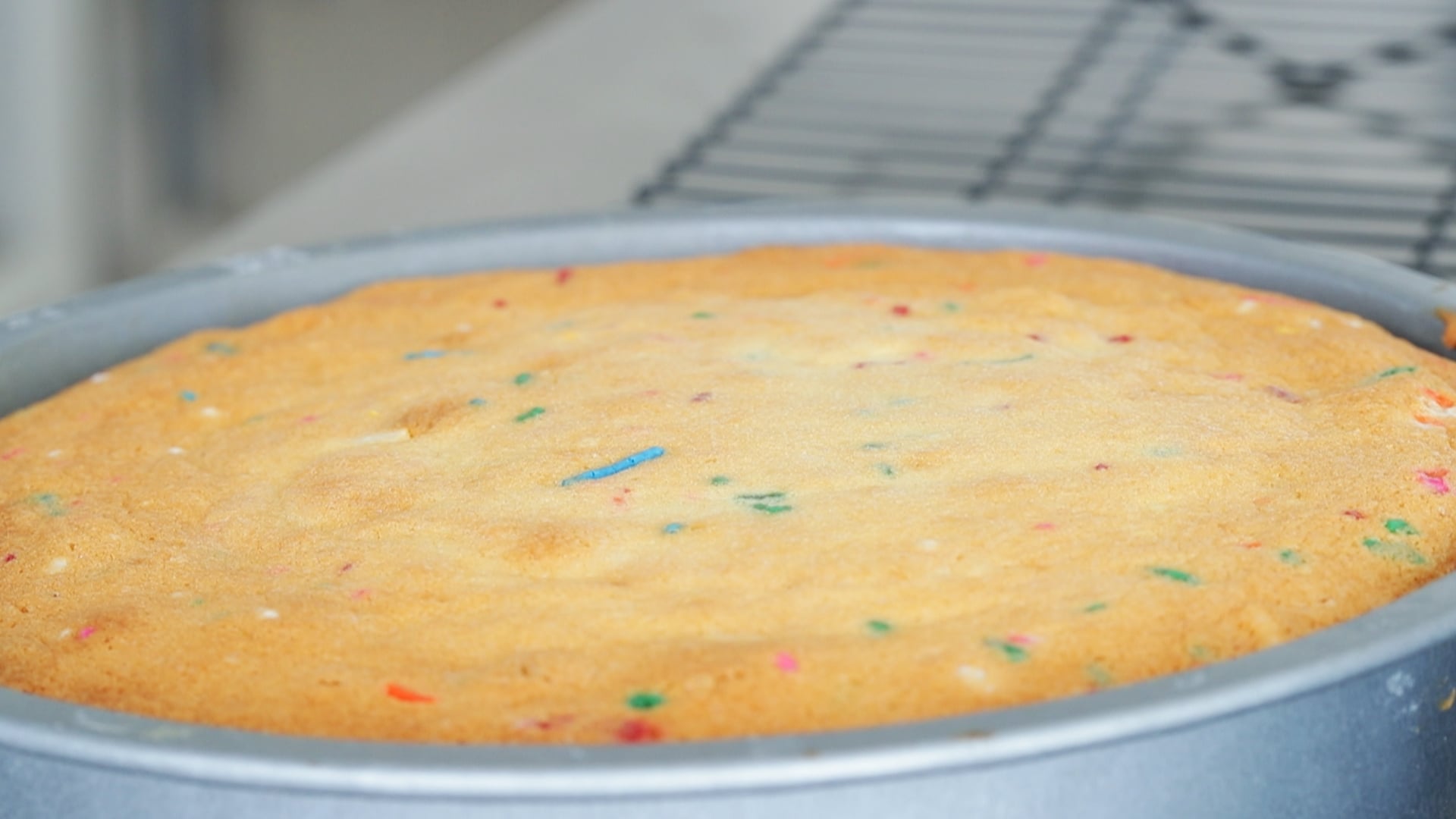 cooling a funfetti cake