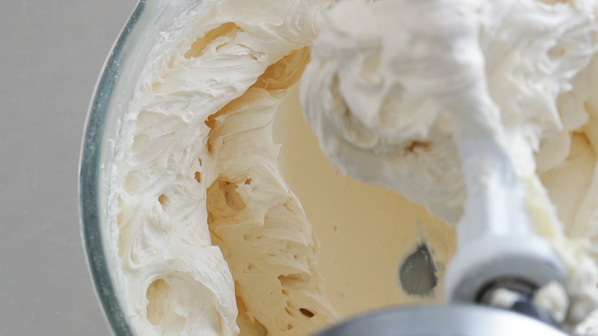 mixing buttercream