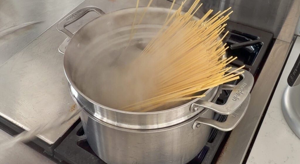 boiling the spaghetti