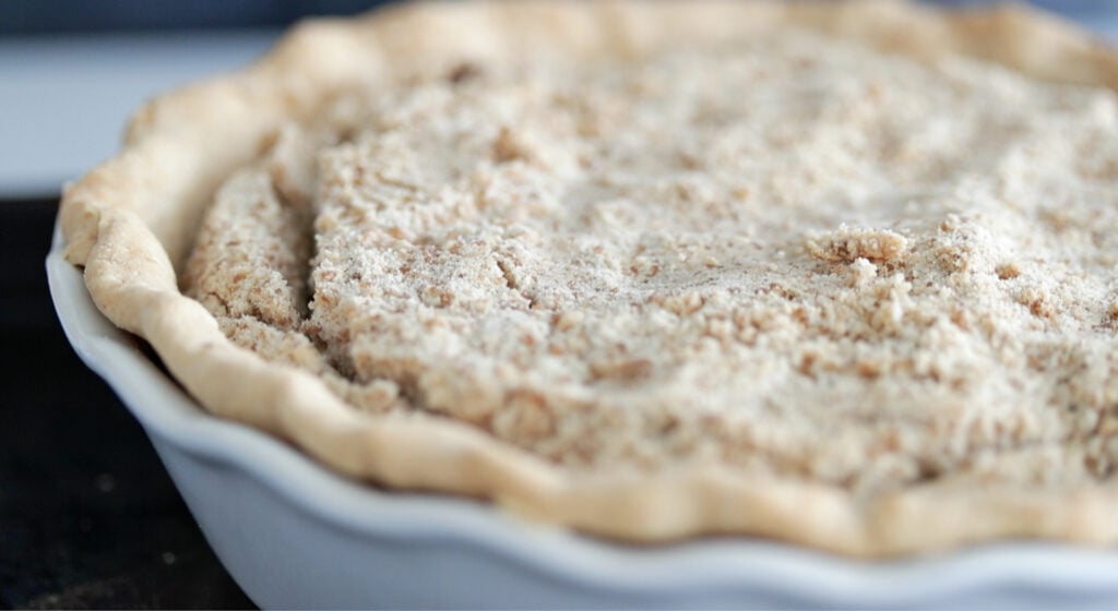 cooking a shoofly pie 