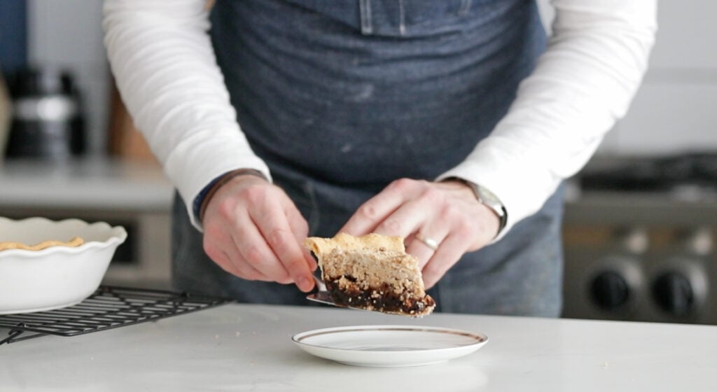 slicing a shoofly pie 