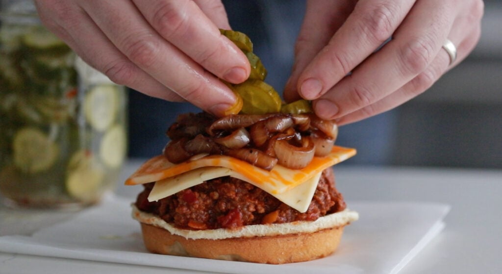 adding pickles to sloppy joe sandwich